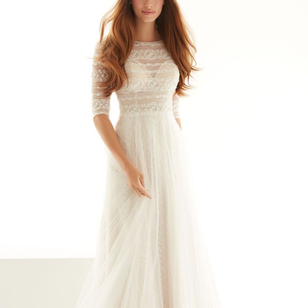 Ivory Lace Aline 1/2 Sleeve Wedding Dress, Illusion v Back Sweetheart Neck
